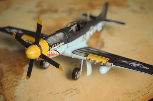 1943 Grey Mustang P51 1:40