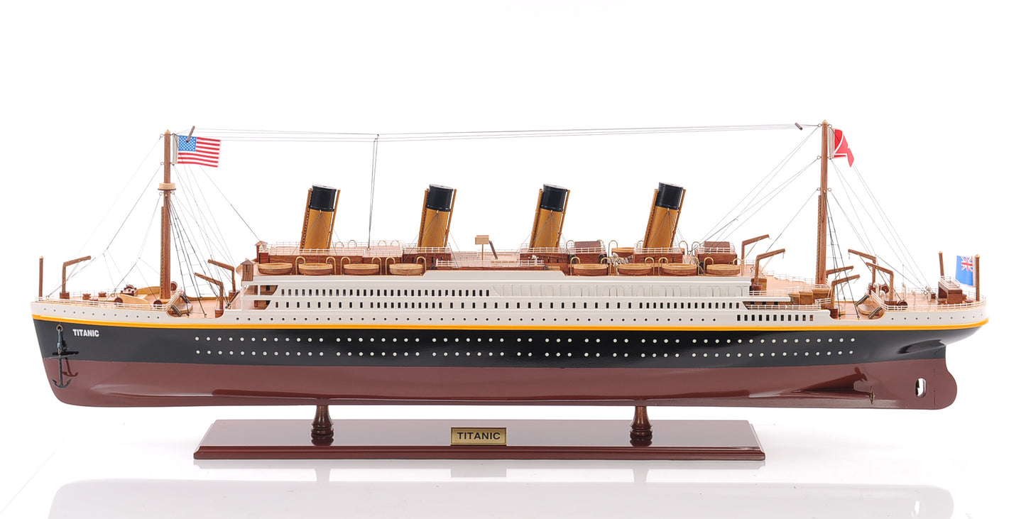 RMS Titanic British Ocean Liner Model Ship