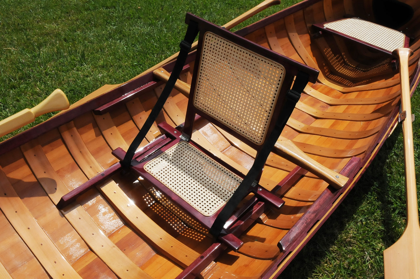 Handmade Traditional Wooden Canoe With Ribs 15.8-Feet